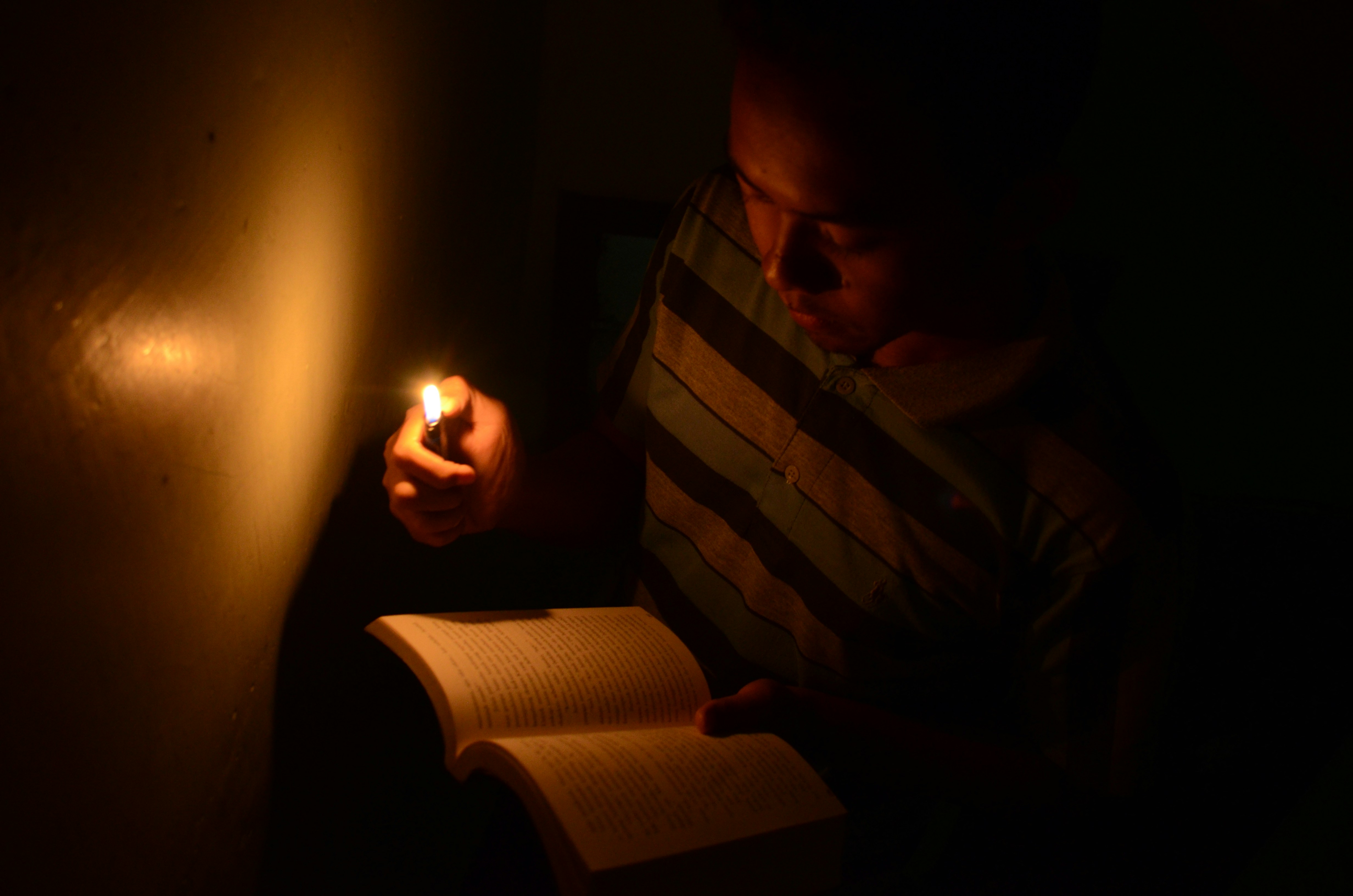 Is Reading in the Dark Bad for Your Eyes? Exploring the Effects of Low Light Reading